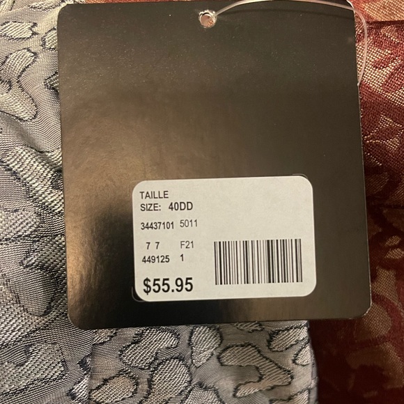 Size 40DD bra never been worn! - Picture 2 of 2